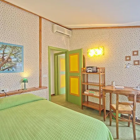 Sleeps 10 Pool Air Con Wifi