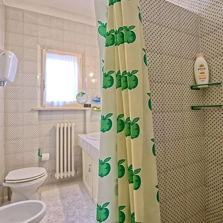 וילה Sleeps 10 Pool Air Con Wifi