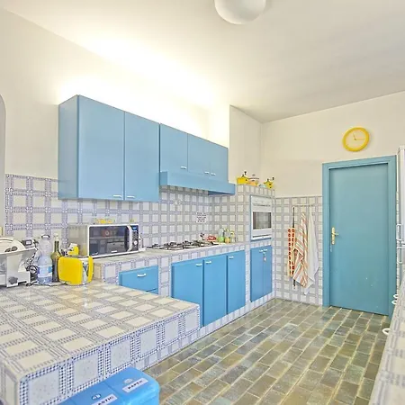 Sleeps 10 Pool Air Con Wifi