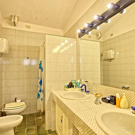 Sleeps 10 Pool Air Con Wifi