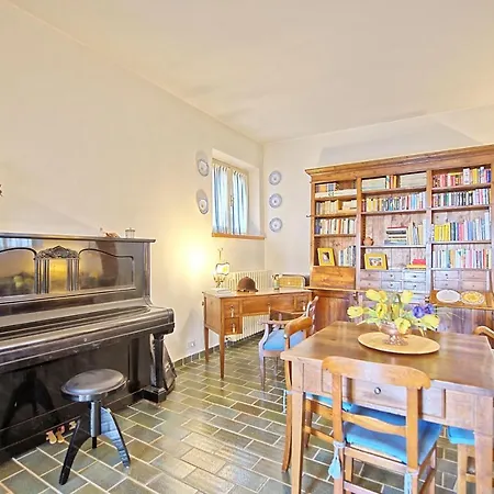 Sleeps 10 Pool Air Con Wifi וילה Casamaggiore