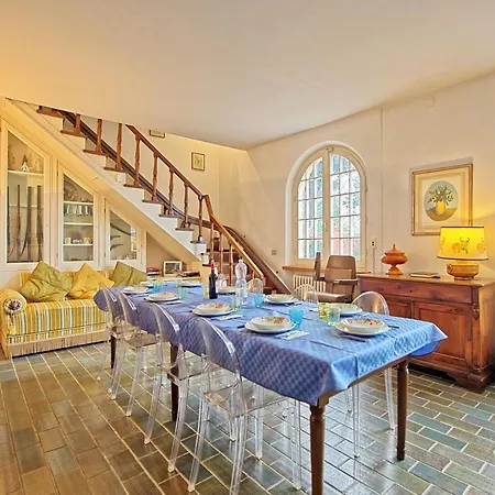 וילה Sleeps 10 Pool Air Con Wifi Casamaggiore